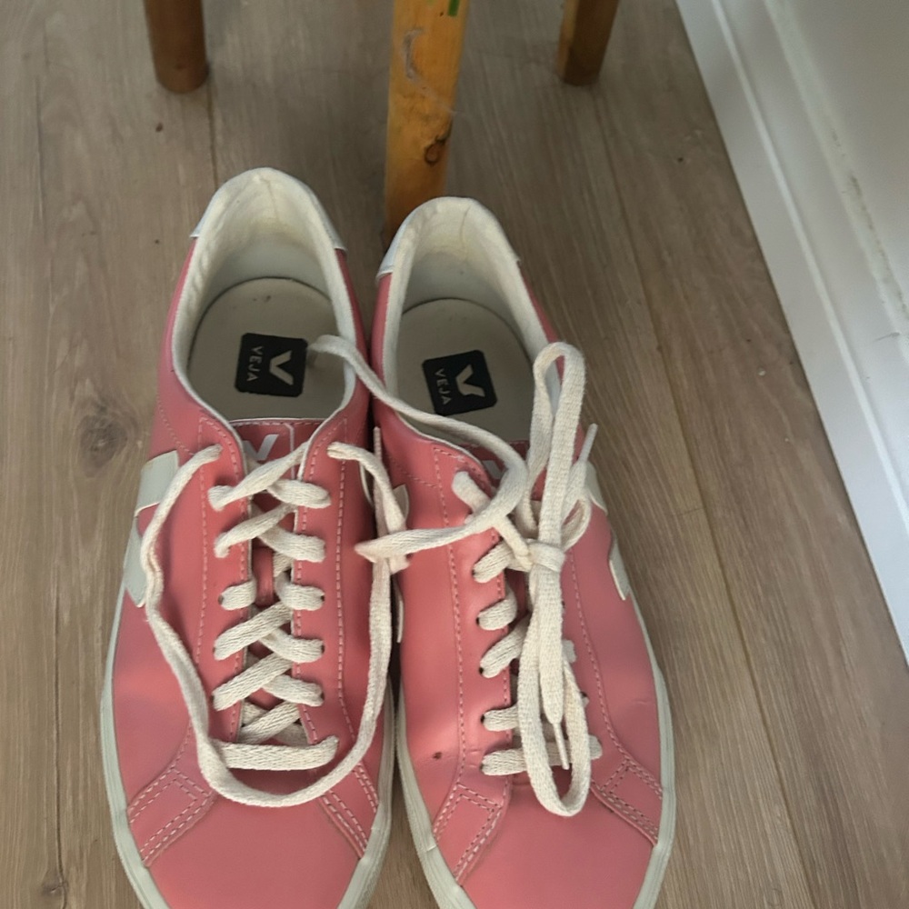 Veja Pink and White Women's Sneakers - Picture 8 of 9